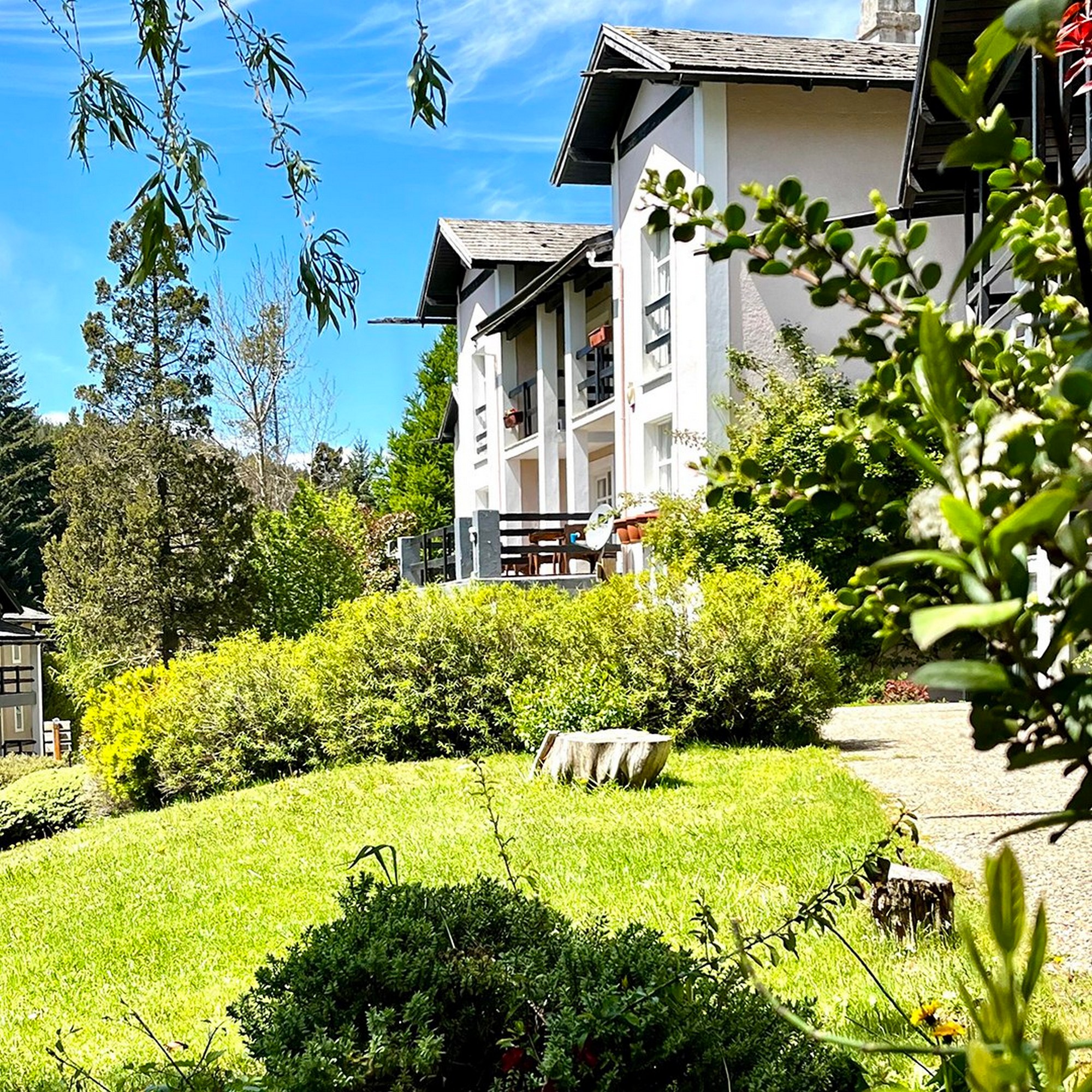 Aldea Andina Cabañas con pileta en Bariloche